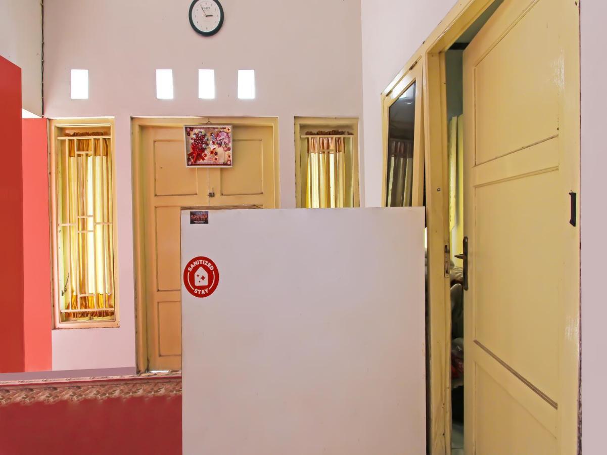 Oyo 3060 Al Fatih Guest House Syariah Tegal (Central Java) Exterior foto