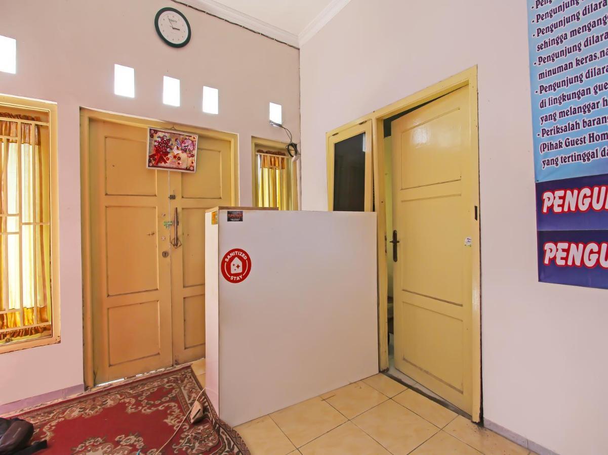 Oyo 3060 Al Fatih Guest House Syariah Tegal (Central Java) Exterior foto