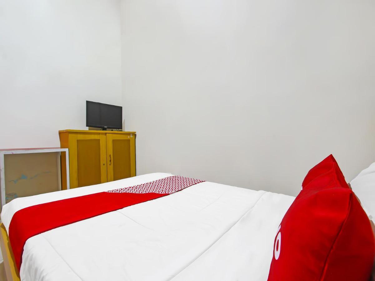 Oyo 3060 Al Fatih Guest House Syariah Tegal (Central Java) Exterior foto